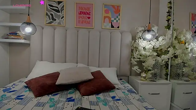 Mia Bailey  online show from 27, 3, 2026