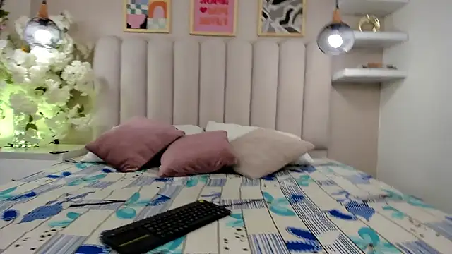 Mia Bailey  online show from 2, 4, 2026