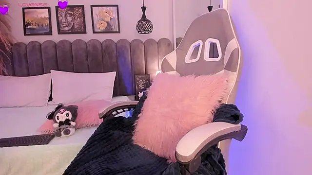 Bella  Peach online show from 2, 4, 2026