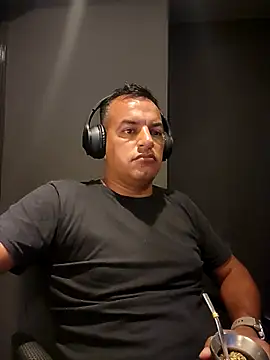 Snapshot of Valenthe26 chatting on 3, 3, 2026 Valenthe26 online show from 3, 3, 2026