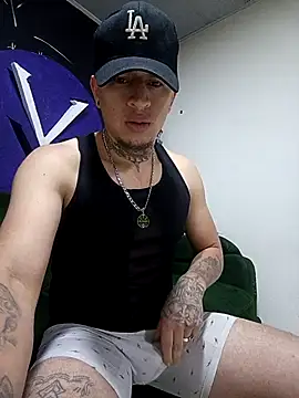 Valentino dominusSex online show from 11, 4, 2026