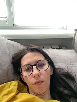 Snapshot of Oliviyalove_ chatting on 12, 6, 2026 Oliviyalove online show from 12, 6, 2026