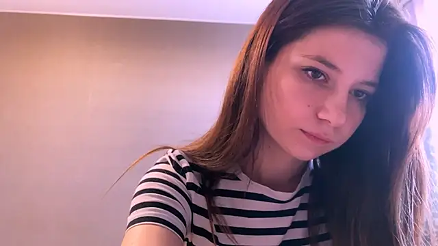 LunnaBliss online show from 4, 4, 2026