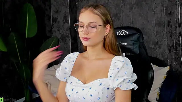 Snapshot of Miaa_Hill chatting on 29, 6, 2026 Miaa Hill online show from 29, 6, 2026