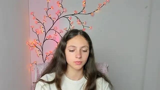 Snapshot of KissMeJulia chatting on 4, 7, 2026 KissMeJulia online show from 4, 7, 2026