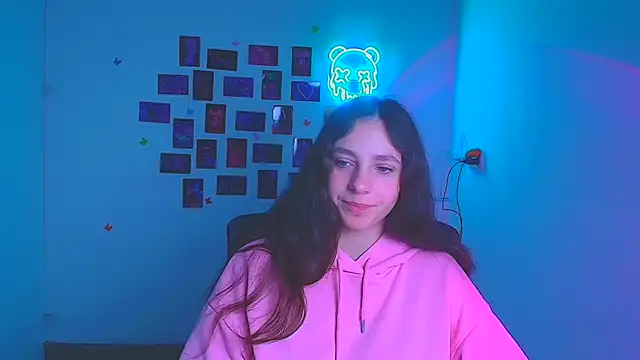 KissMeJulia online show from 23, 3, 2026