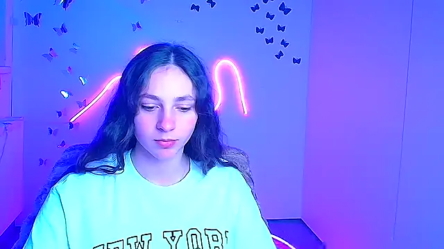 KissMeJulia online show from 27, 3, 2026