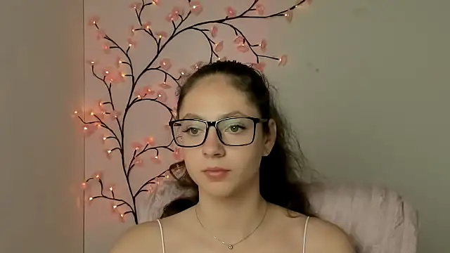 Snapshot of KissMeJulia chatting on 26, 6, 2026 KissMeJulia online show from 26, 6, 2026