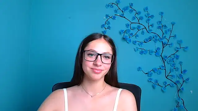Snapshot of KissMeJulia chatting on 19, 6, 2026 KissMeJulia online show from 19, 6, 2026