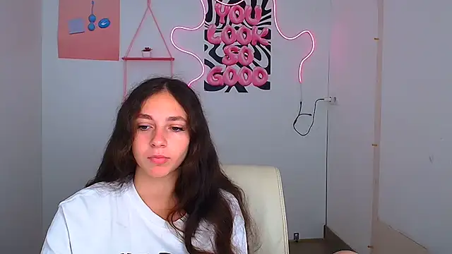 Snapshot of KissMeJulia chatting on 4, 8, 2026 KissMeJulia online show from 4, 8, 2026
