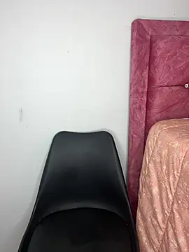 Sofia-squir online show from 4, 4, 2026