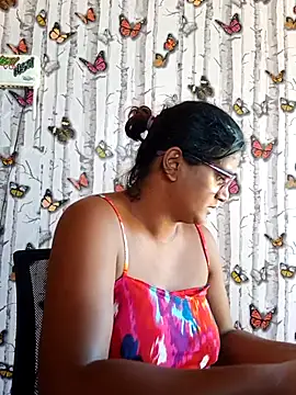 indianstrawberrylips4u online show from 4, 5, 2026