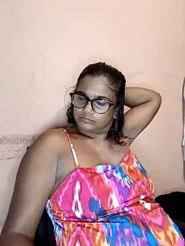 indianstrawberrylips4u online show from 11, 4, 2026