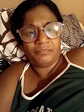 indianstrawberrylips4u online show from 5, 5, 2026