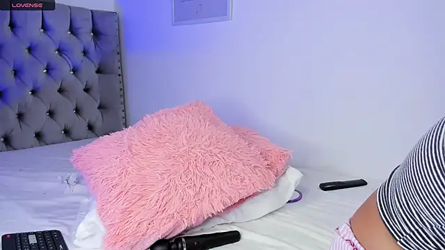 eva cutee  online show from 18, 3, 2026