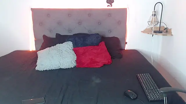 CHERRY DARCK online show from 2, 4, 2026