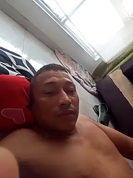 pareja latina2214 online show from 28, 2, 2026