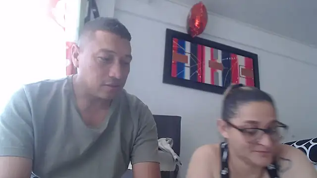 pareja latina2214 online show from 27, 2, 2026