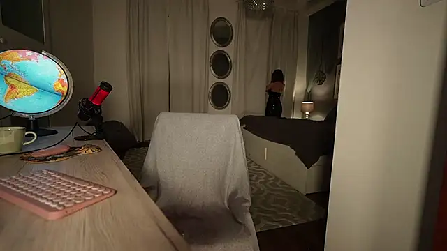 supreme dominatrix online show from 20, 3, 2025