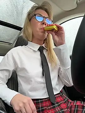 Snapshot of LisaMurr chatting on 22, 2, 2026 LisaMurr online show from 22, 2, 2026