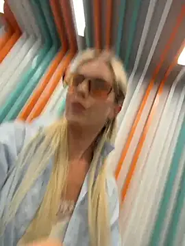 Snapshot of LisaMurr chatting on 16, 7, 2026 LisaMurr online show from 16, 7, 2026