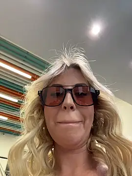 Snapshot of LisaMurr chatting on 17, 7, 2026 LisaMurr online show from 17, 7, 2026