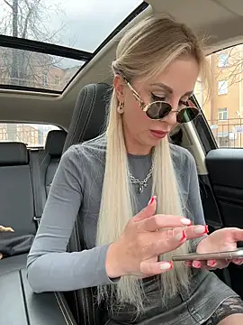 LisaMurr online show from 6, 4, 2026