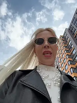 LisaMurr online show from 14, 4, 2026