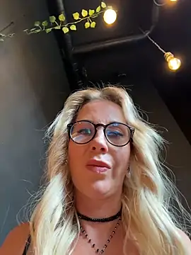 Snapshot of LisaMurr chatting on 6, 7, 2026 LisaMurr online show from 6, 7, 2026