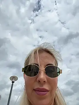LisaMurr online show from 12, 5, 2026
