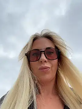 Snapshot of LisaMurr chatting on 14, 7, 2026 LisaMurr online show from 14, 7, 2026