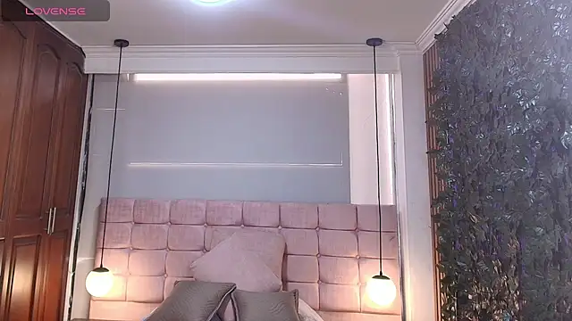 MoriahStorm online show from 16, 6, 2026