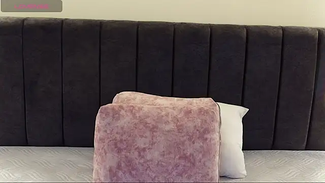 MoriahStorm online show from 12, 5, 2026