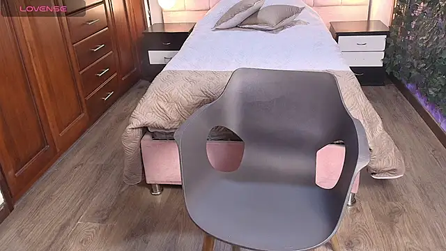 MoriahStorm online show from 4, 6, 2026