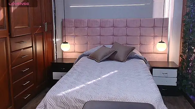 MoriahStorm online show from 20, 5, 2026