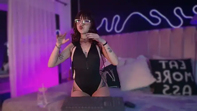 alixx von d online show from 15, 4, 2026