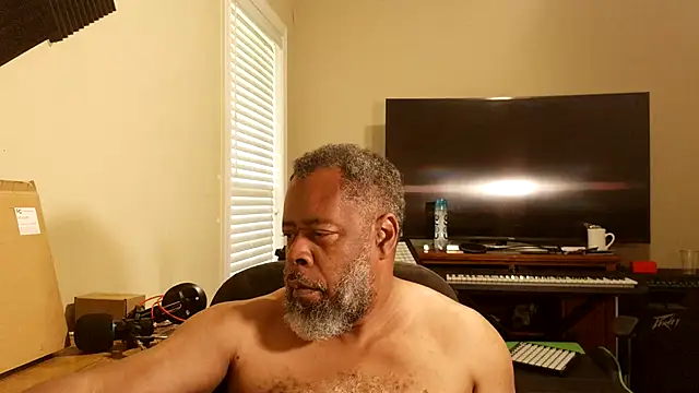 Cleozevo1961 online show from 10, 7, 2026