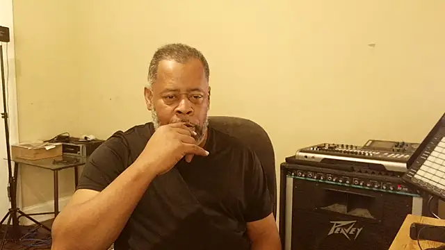 Cleozevo1961 online show from 10, 4, 2026