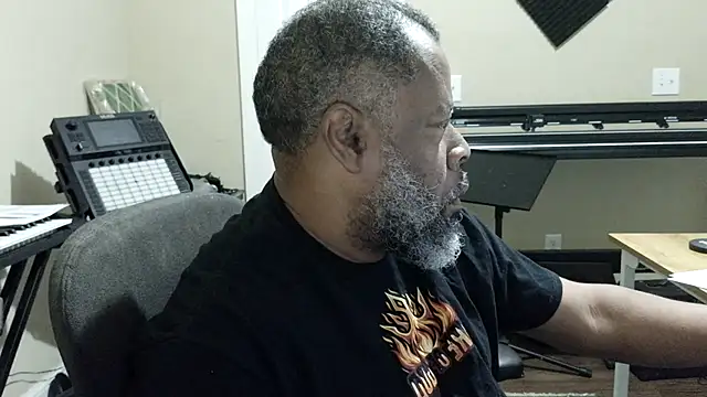 Cleozevo1961 online show from 26, 6, 2026