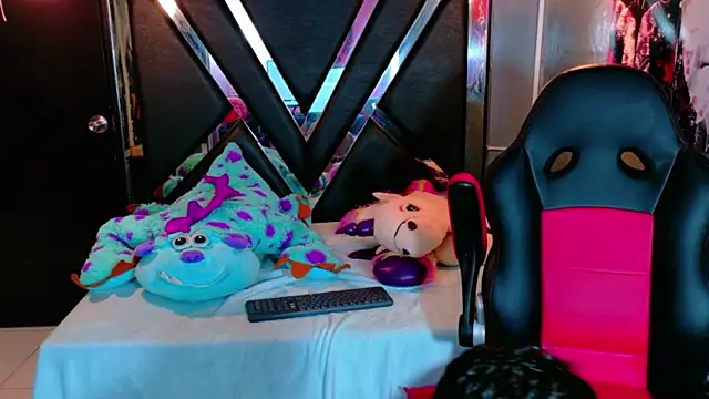 Snapshot of EstevenBrown1 chatting on 18, 2, 2026 EstevenBrown1 online show from 18, 2, 2026