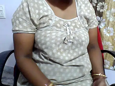 Snapshot of Angel_honeybear_143 chatting on 15, 6, 2026 Angel honeybear 143 online show from 15, 6, 2026