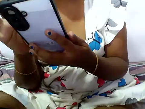 Snapshot of Angel_honeybear_143 chatting on 13, 6, 2026 Angel honeybear 143 online show from 13, 6, 2026