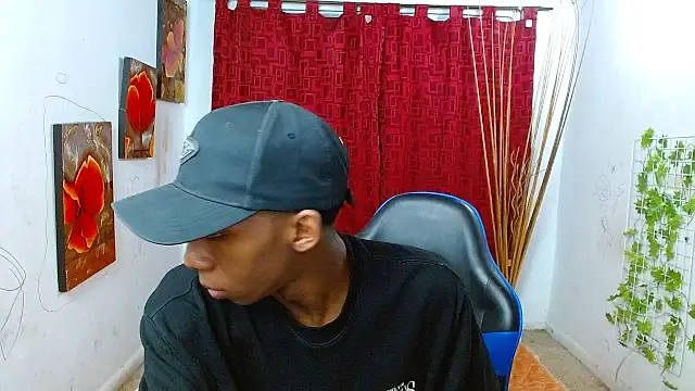 Snapshot of milo018 chatting on 2, 7, 2026 milo018 online show from 2, 7, 2026