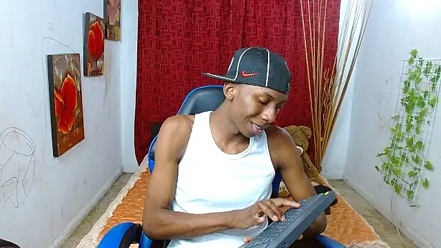 Snapshot of milo018 chatting on 1, 7, 2026 milo018 online show from 1, 7, 2026