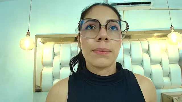 Snapshot of AzulMaveric chatting on 8, 7, 2026 AzulMaveric online show from 8, 7, 2026