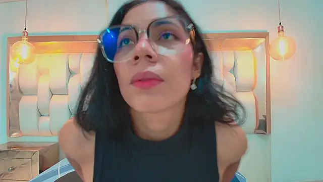 Snapshot of AzulMaveric chatting on 4, 6, 2026 AzulMaveric online show from 4, 6, 2026