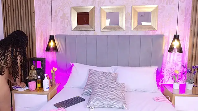 Lorenn Sweet online show from 5, 3, 2026