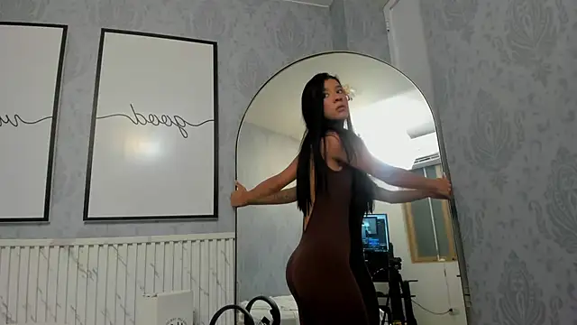 Snapshot of beautydoll18_ chatting on 15, 6, 2026 beautydoll18 online show from 15, 6, 2026