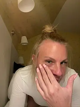 nastyblondemilf online show from 7, 3, 2026