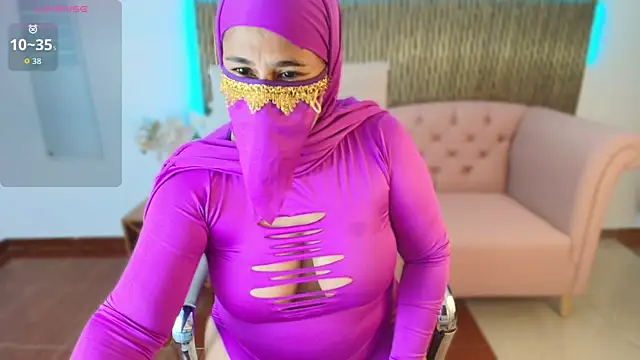 Snapshot of Nadia_Privee chatting on 24, 2, 2026 Nadia Privee online show from 24, 2, 2026